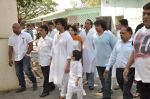 sonu nigam_s mom_s funeral in Mumbai on 1st March 2013 (117).JPG